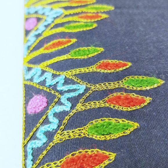 NWOT handmade cloth folder with embroidery - Picture 8 of 10